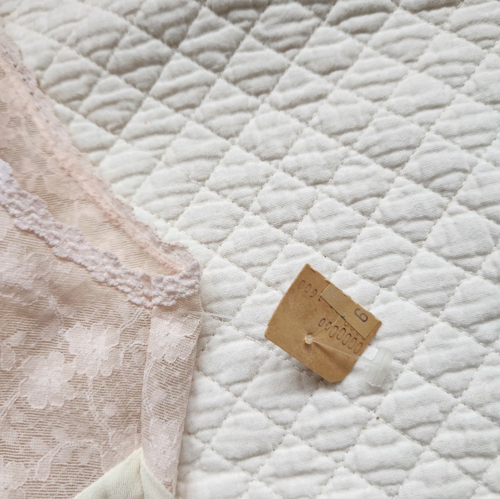 Elegant Cream and Pink Women's Dress - Picture 4 of 7